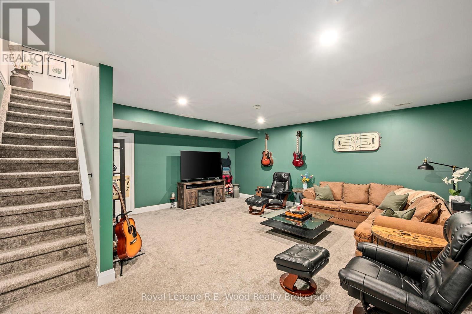 












302 - 360 QUARTER TOWN LINE

,
Tillsonburg,




Ontario
N4G0H7


