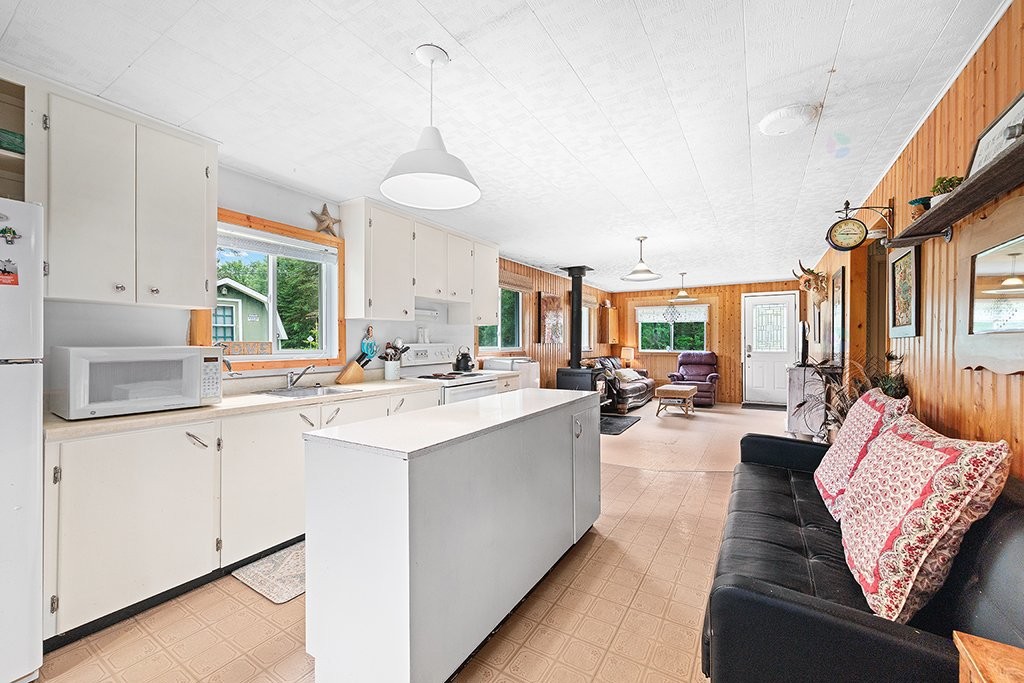 









68


Ch. du Lac-Lawless

,
Litchfield,




QC
J0X1K0

