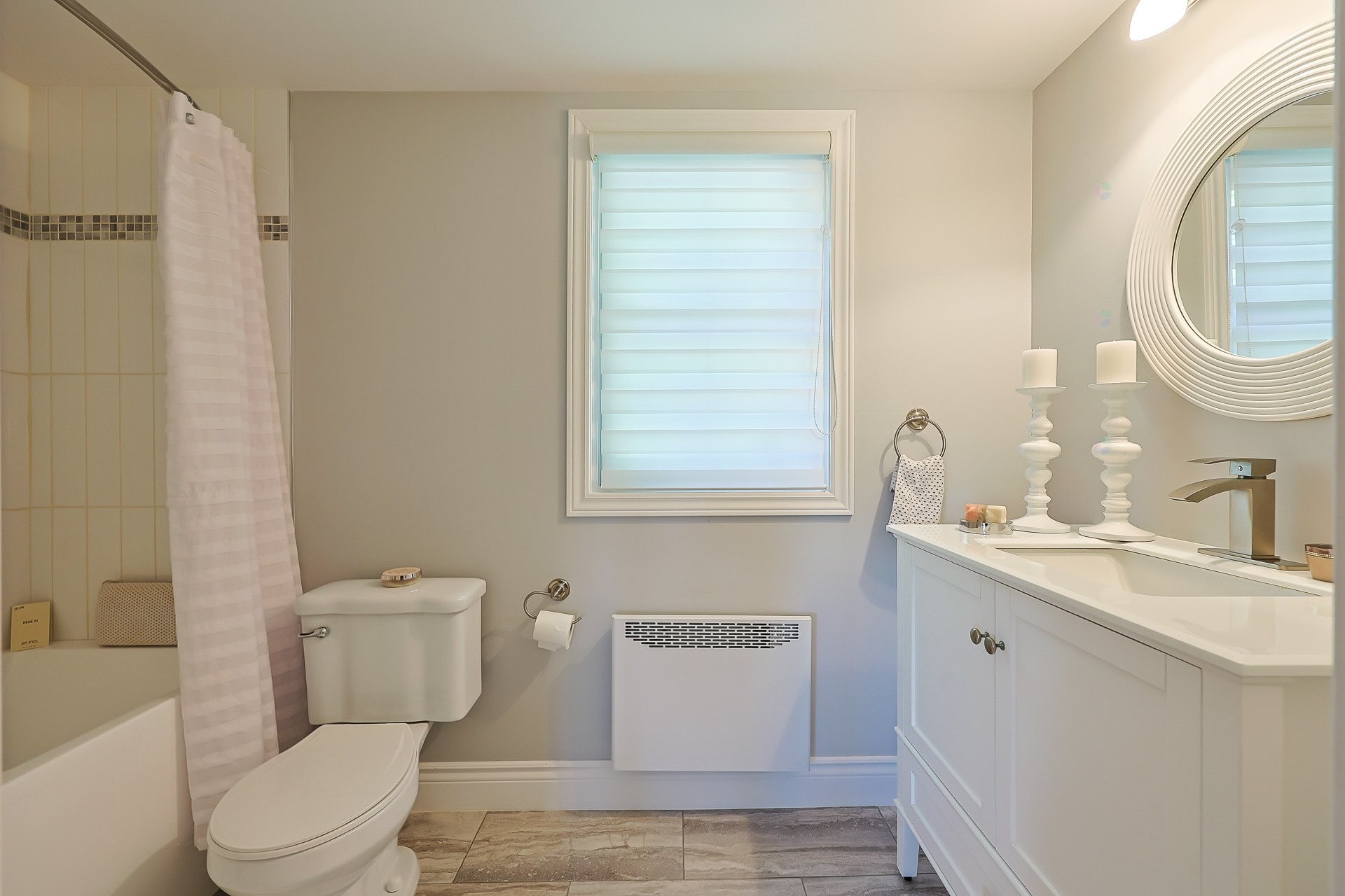 









228


Ch. de la Boucle

,
Montebello,




QC
J0V1L0

