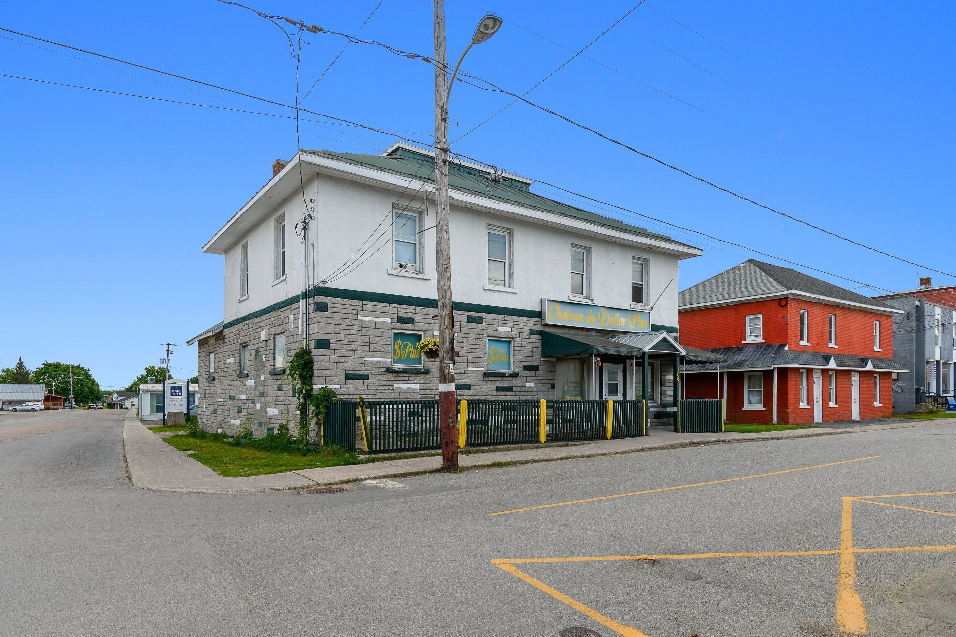









306


Rue Main

,
Shawville,




QC
J0X2Y0

