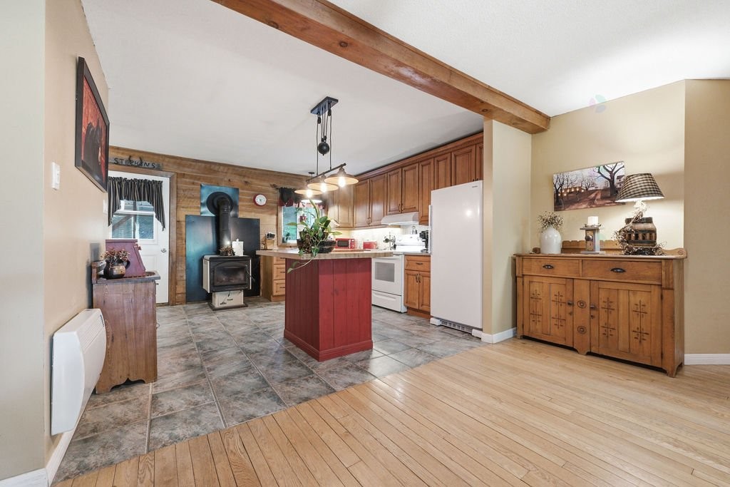 









28


Ch. Mitchell

,
Otter Lake,




QC
J0X2P0


