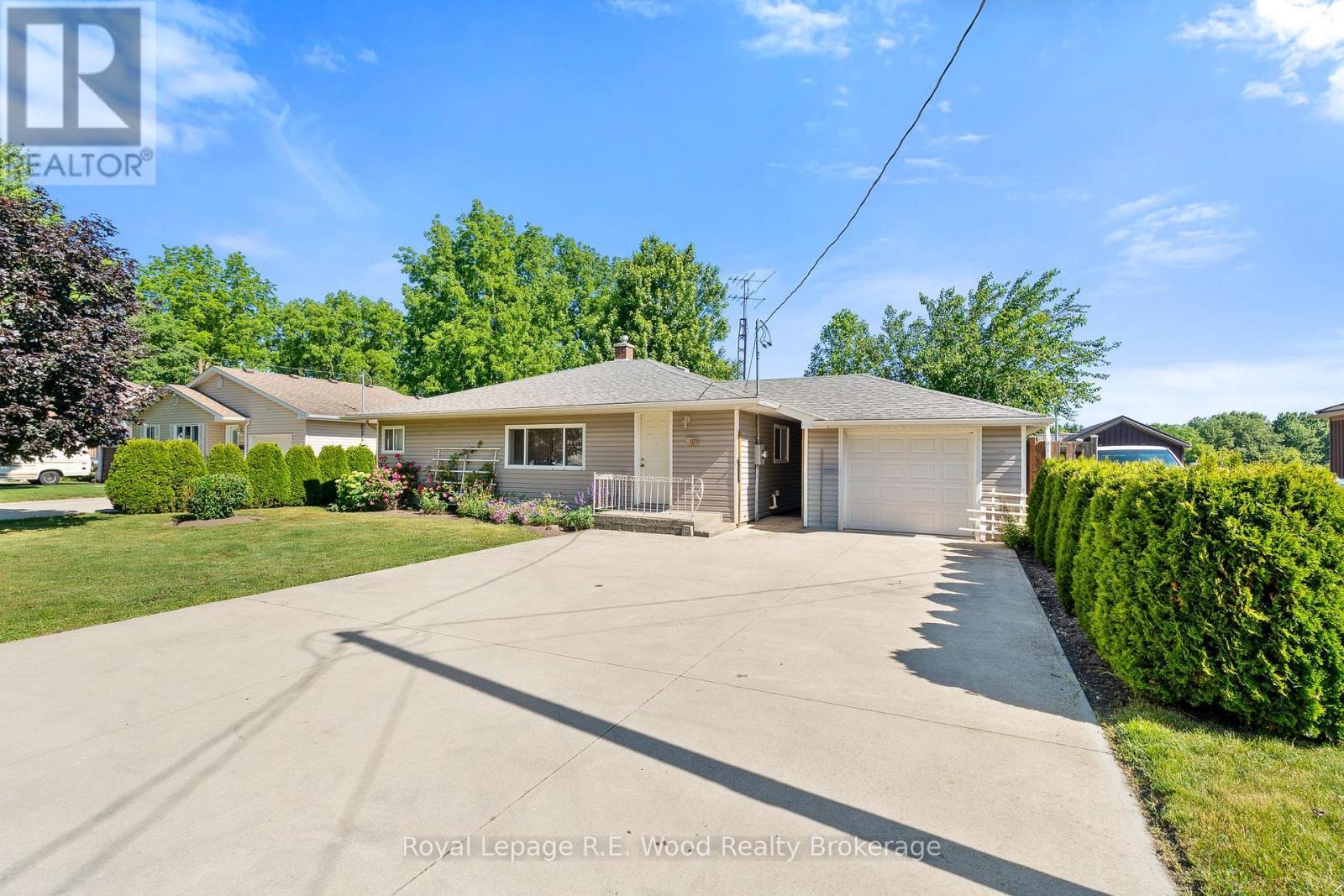 












286 WALNUT STREET

,
Chatham-Kent (Dresden),




Ontario
N0P1M0

