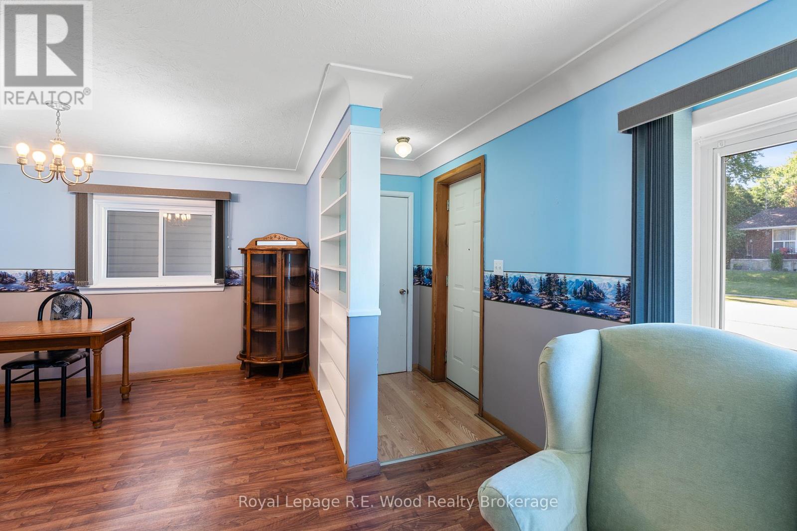 












286 WALNUT STREET

,
Chatham-Kent (Dresden),




Ontario
N0P1M0

