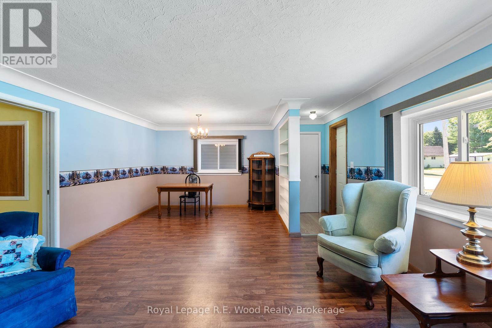 












286 WALNUT STREET

,
Chatham-Kent (Dresden),




Ontario
N0P1M0

