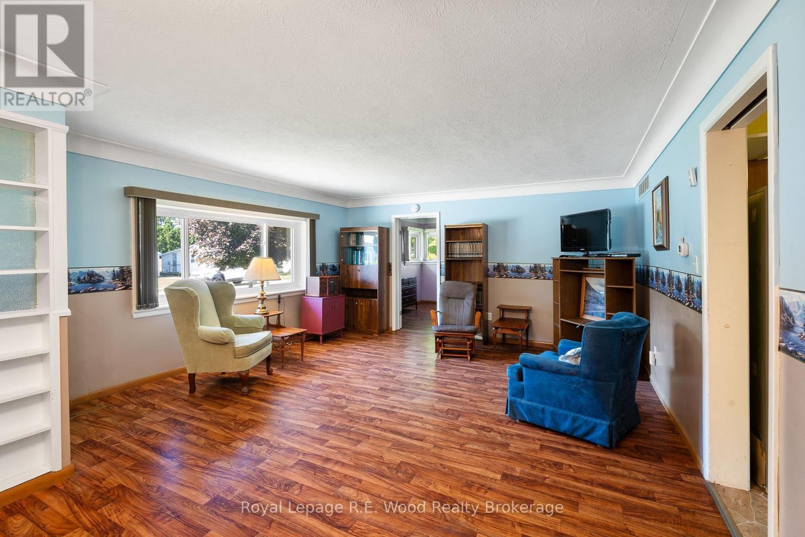 












286 WALNUT STREET

,
Chatham-Kent (Dresden),




Ontario
N0P1M0

