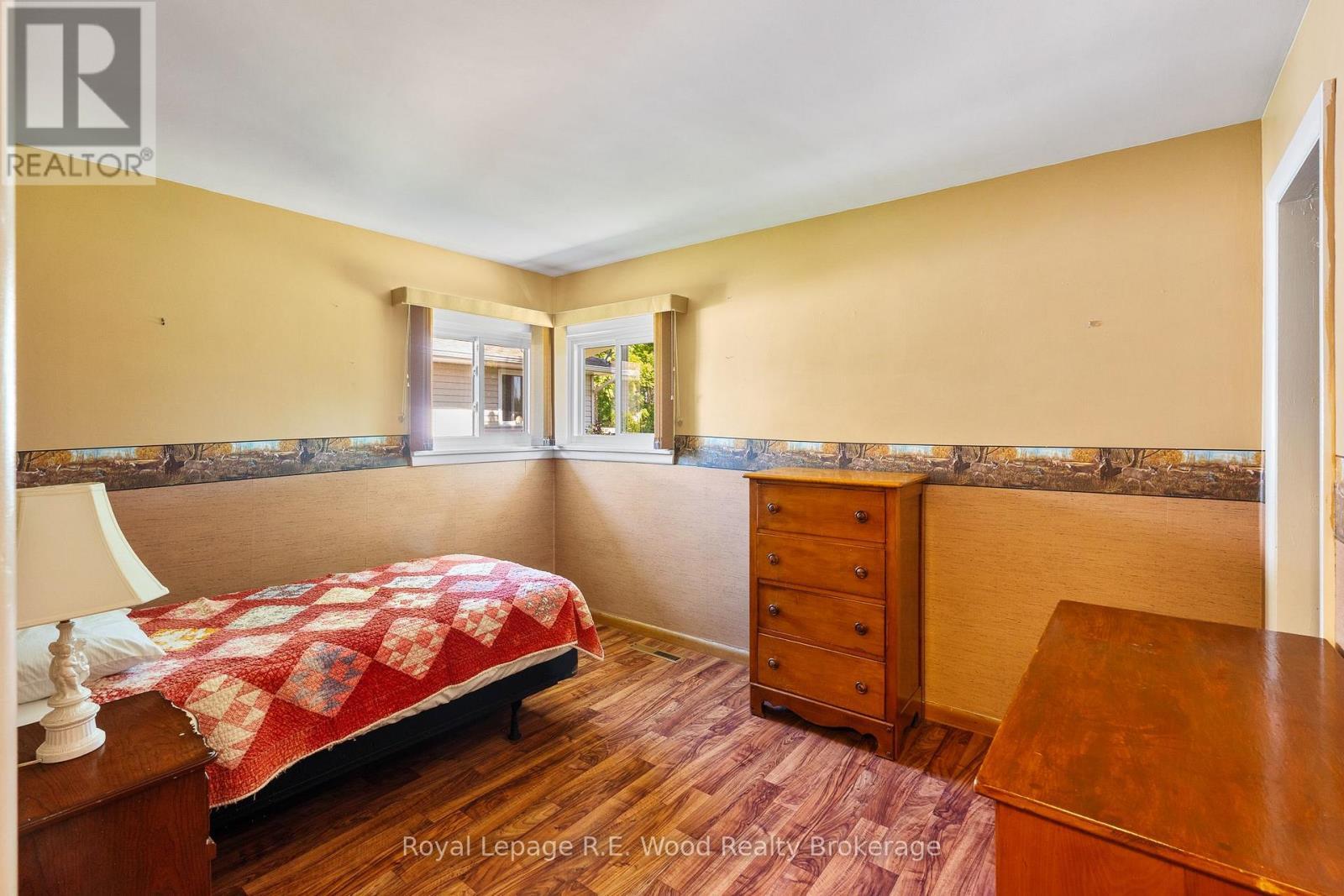 












286 WALNUT STREET

,
Chatham-Kent (Dresden),




Ontario
N0P1M0

