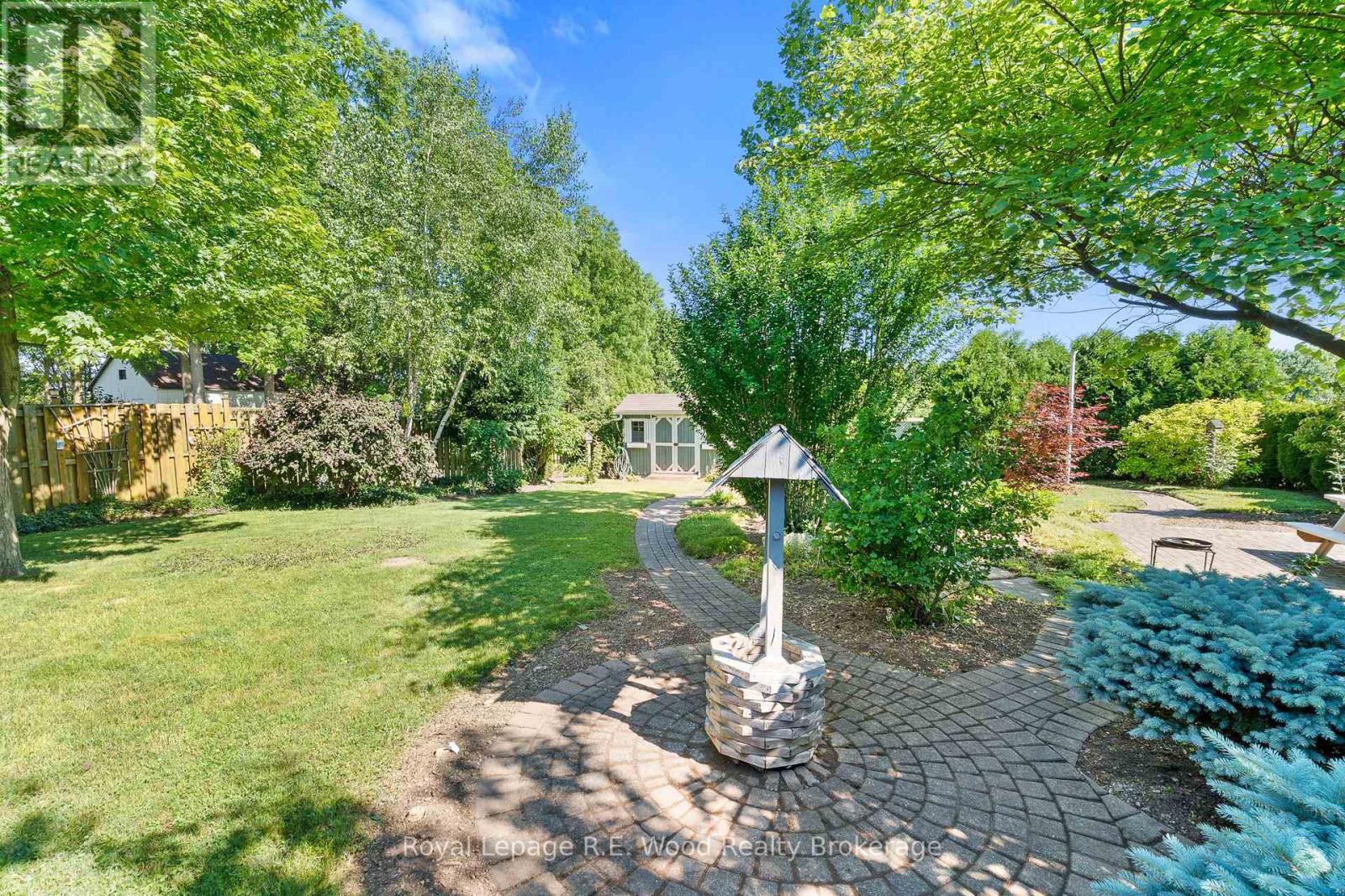 












286 WALNUT STREET

,
Chatham-Kent (Dresden),




Ontario
N0P1M0

