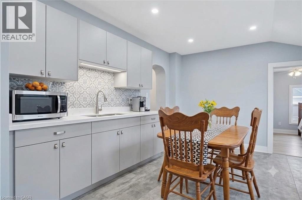 












257 ONTARIO Street

,
Stratford,




Ontario
N5A3H6

