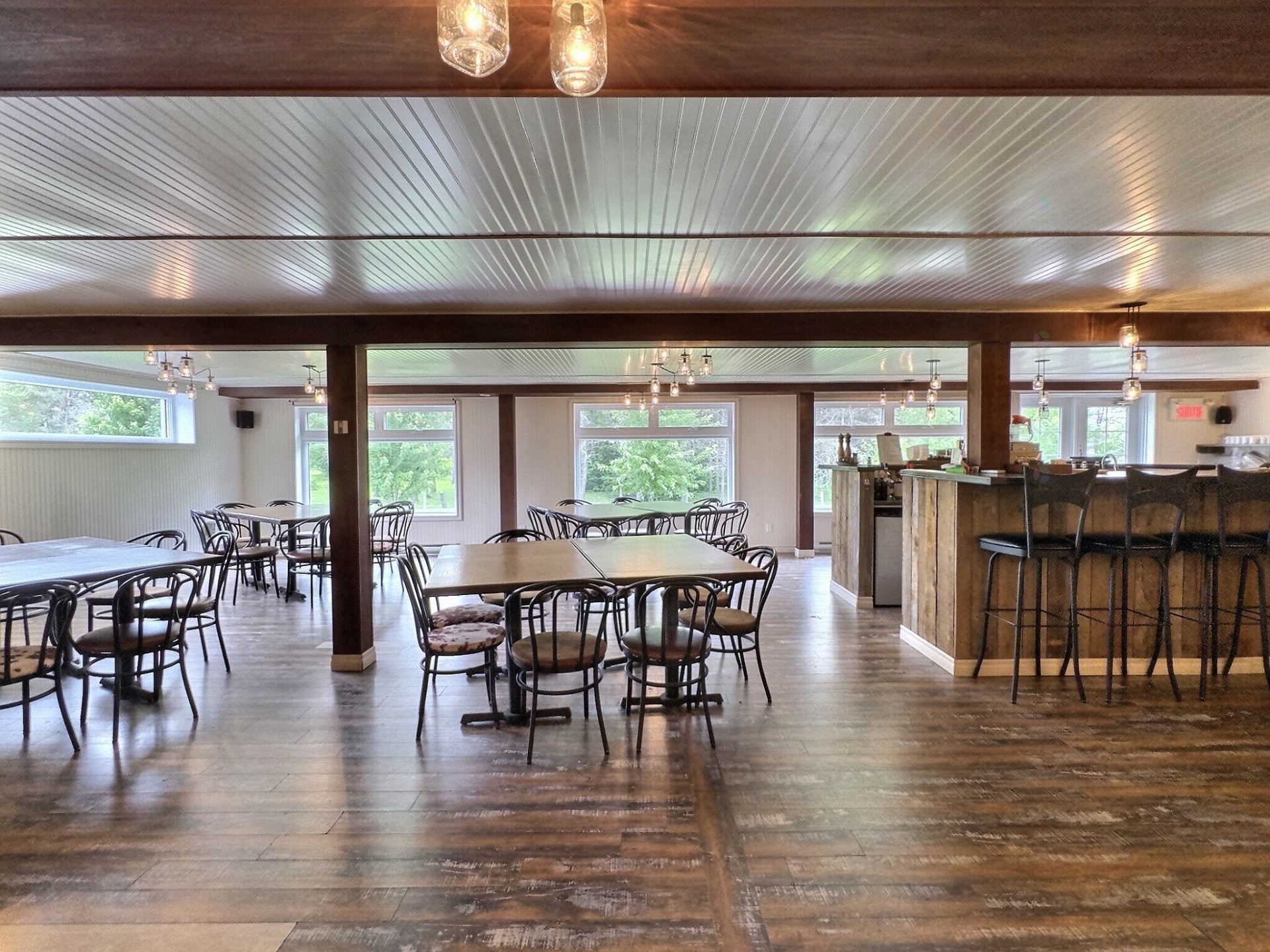 









51


Rue Principale N.

,
Saint-Bruno-de-Guigues,




QC
J0Z2G0

