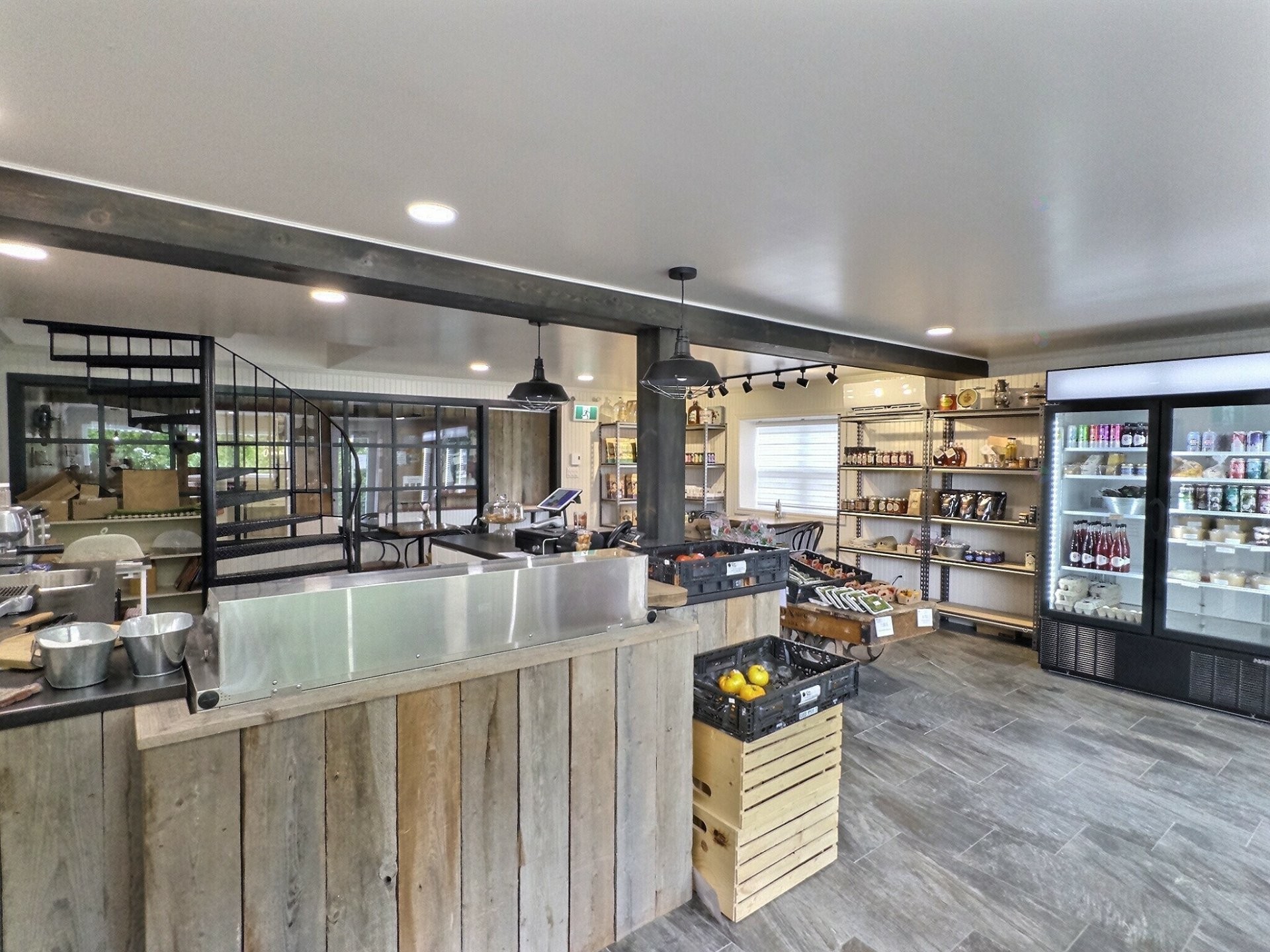 









51


Rue Principale N.

,
Saint-Bruno-de-Guigues,




QC
J0Z2G0

