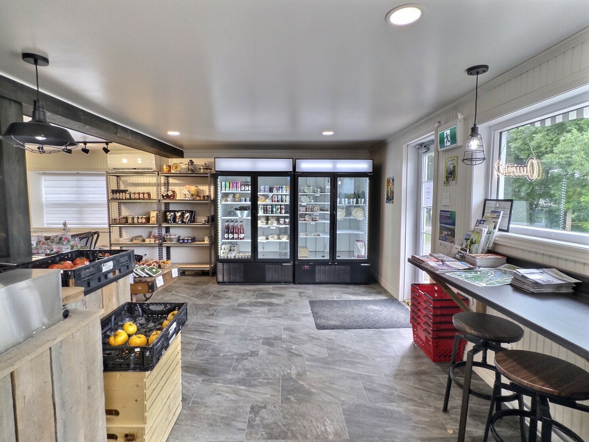 









51


Rue Principale N.

,
Saint-Bruno-de-Guigues,




QC
J0Z2G0

