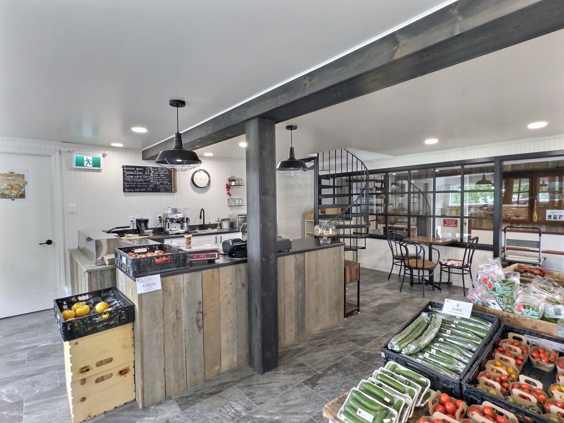 









51


Rue Principale N.

,
Saint-Bruno-de-Guigues,




QC
J0Z2G0

