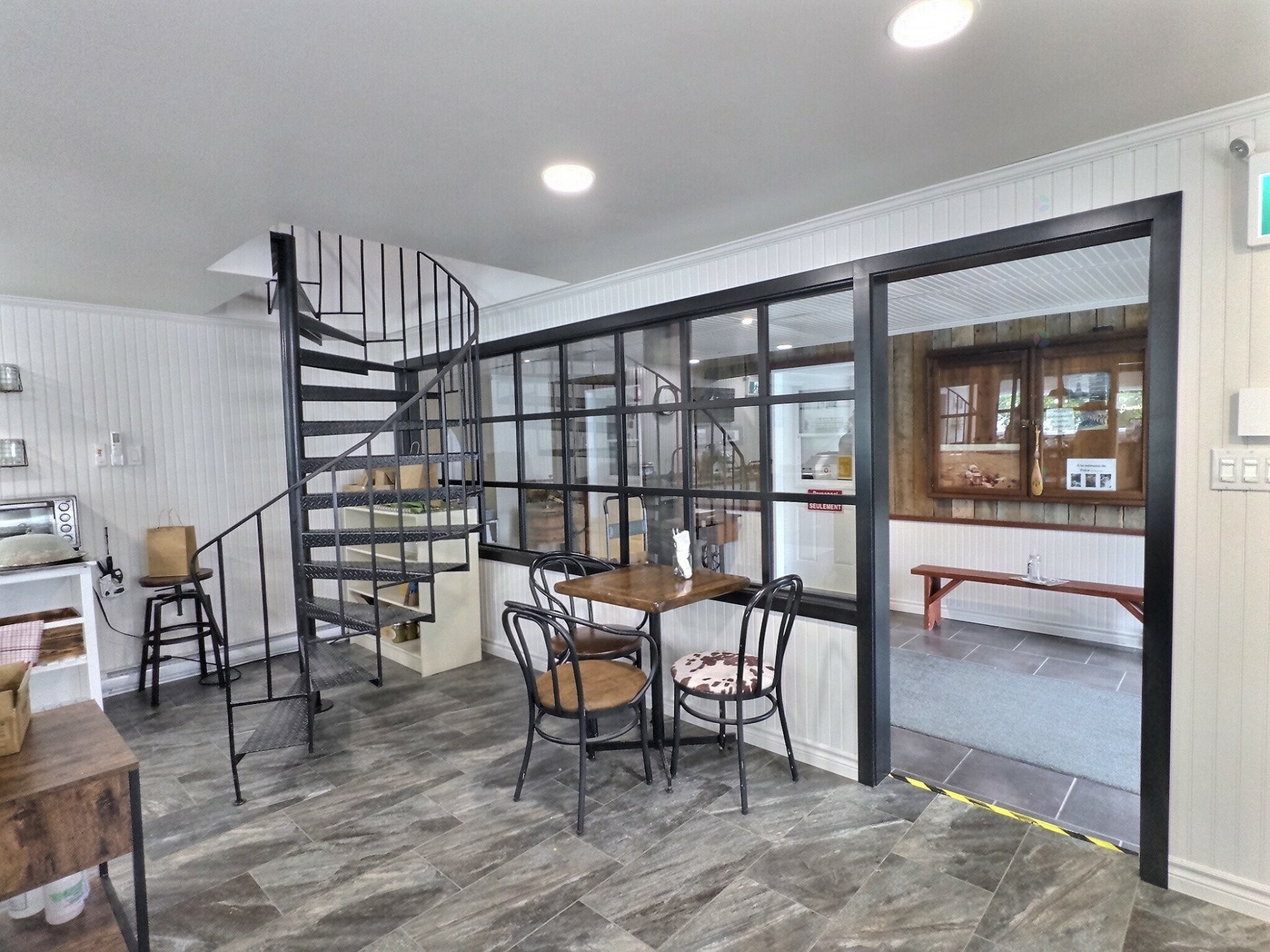 









51


Rue Principale N.

,
Saint-Bruno-de-Guigues,




QC
J0Z2G0


