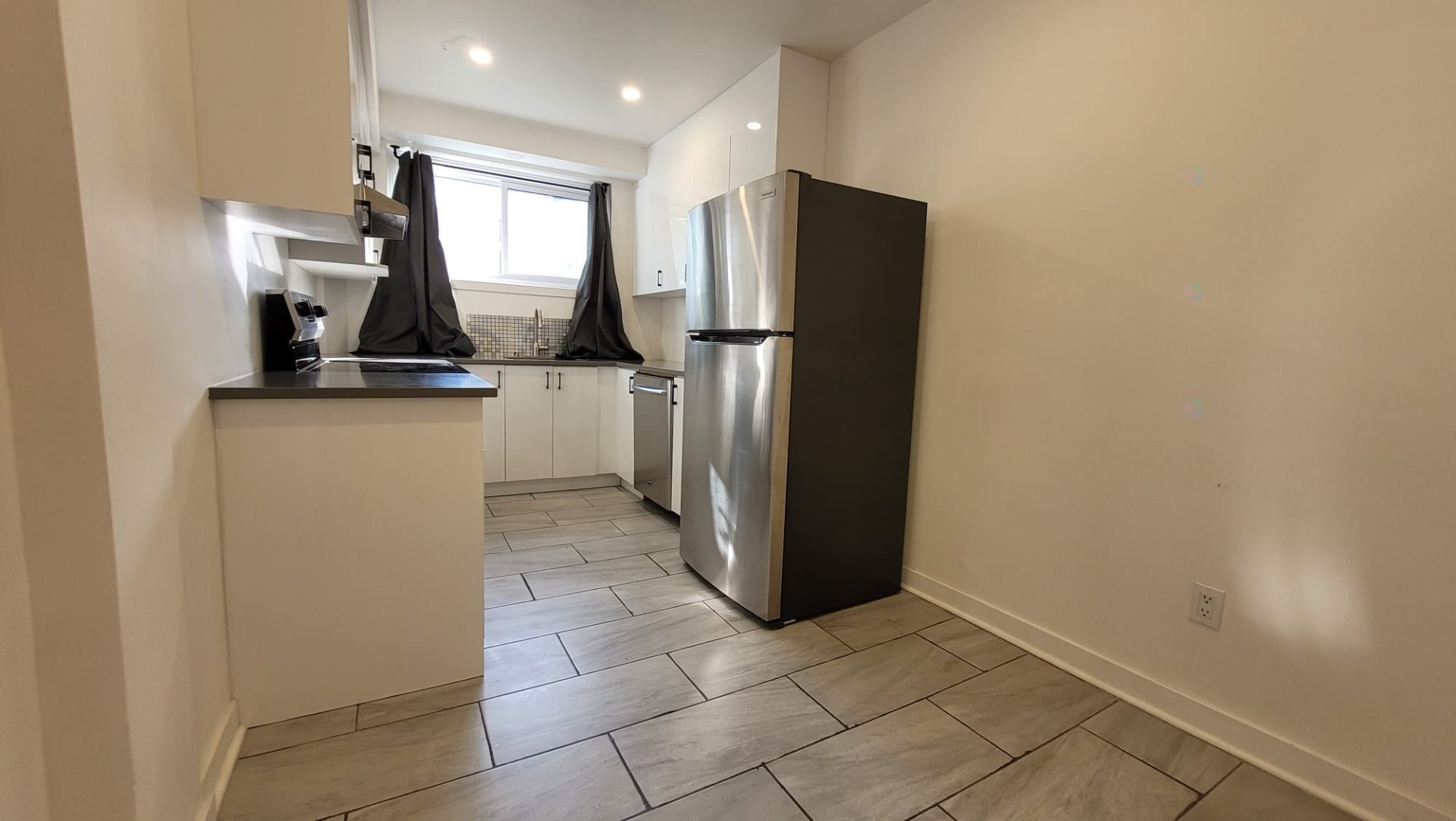 









3485


Av. Ellendale

, 2,
Montréal (Côte-des-Neiges/Notre-Dame-de-Grâce),




QC
H3S1W8

