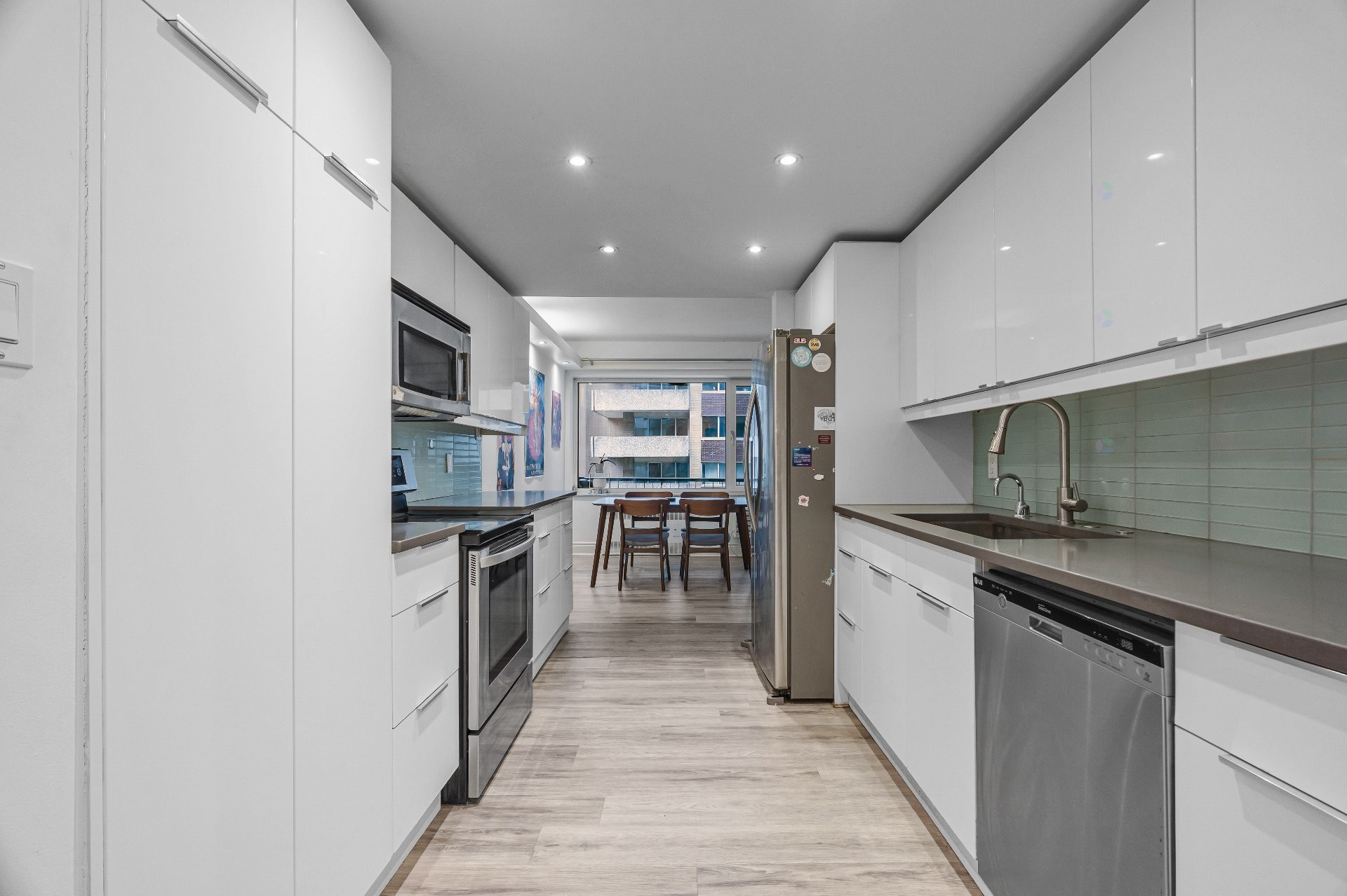 









3445


Rue Drummond

, 501,
Montréal (Ville-Marie),




QC
H3G1X9

