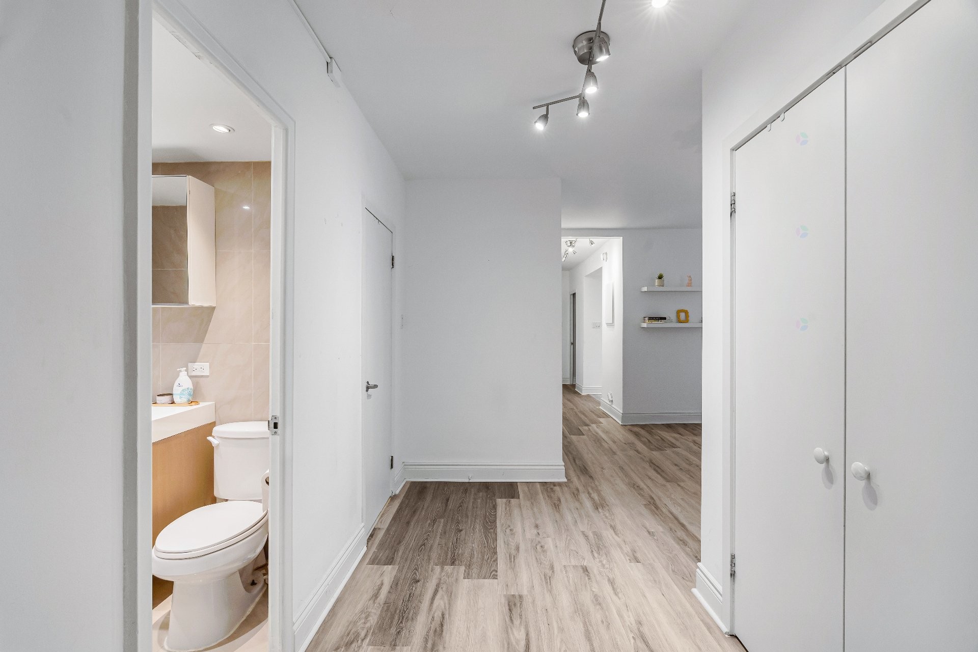 









3445


Rue Drummond

, 501,
Montréal (Ville-Marie),




QC
H3G1X9

