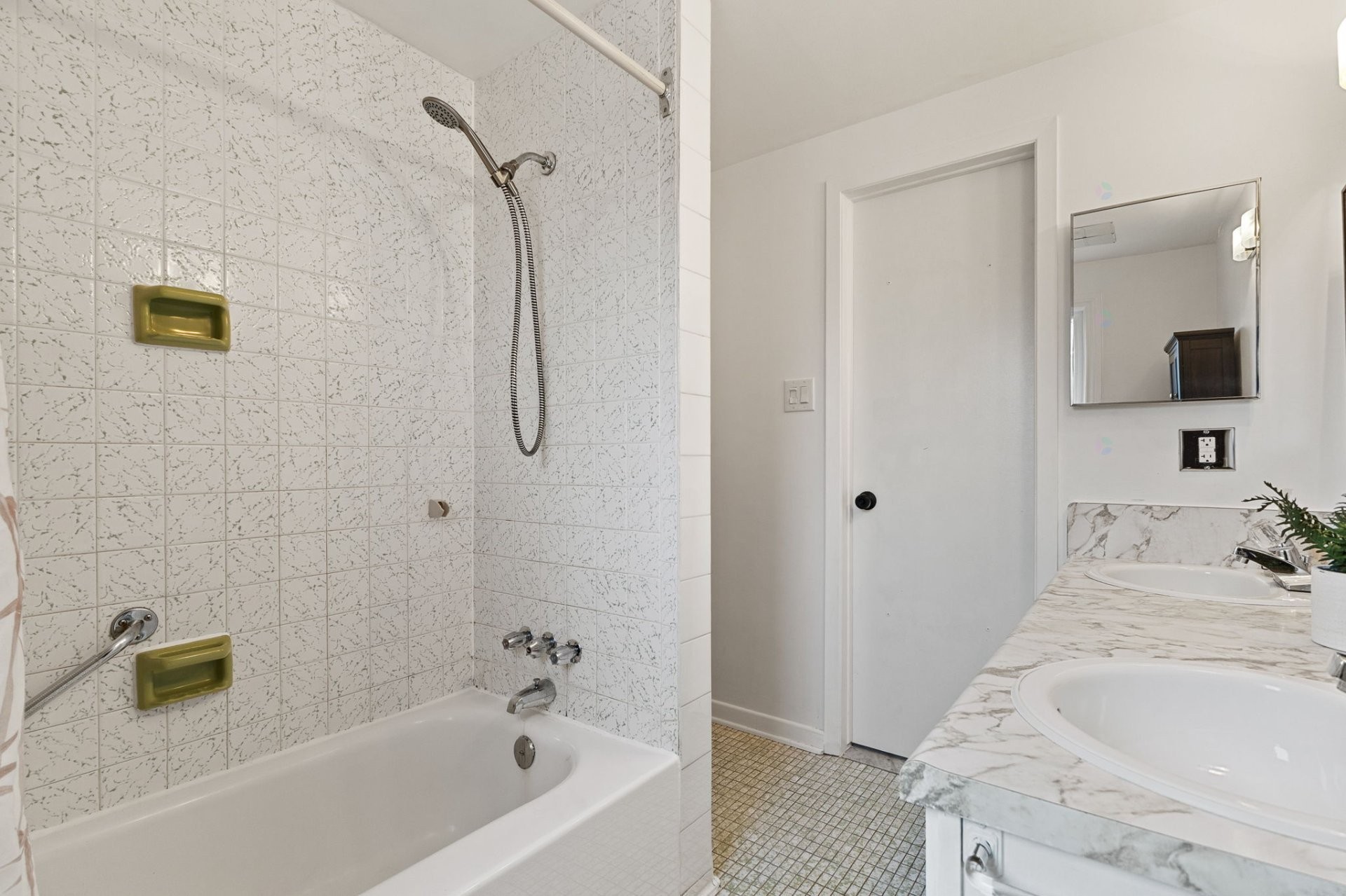 









366


Boul. Riel

,
Gatineau (Hull),




QC
J8Z1B4

