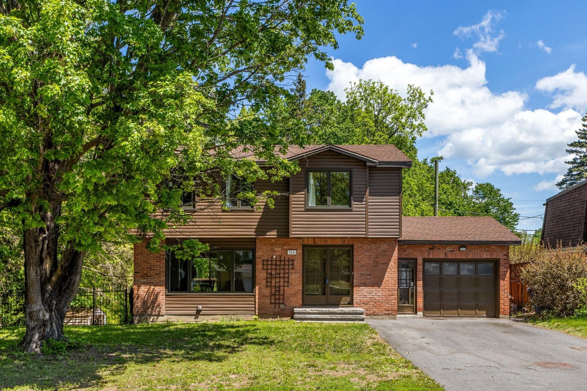 









366


Boul. Riel

,
Gatineau (Hull),




QC
J8Z1B4

