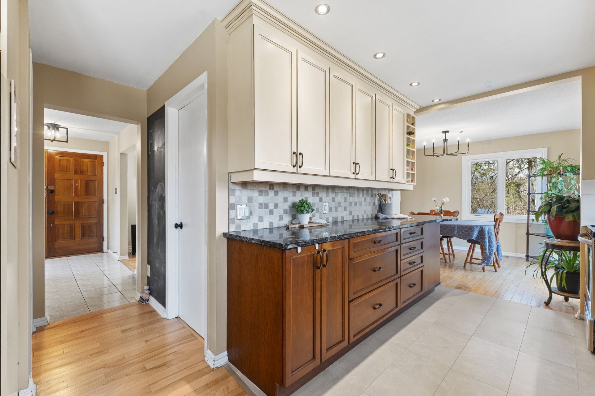 









366


Boul. Riel

,
Gatineau (Hull),




QC
J8Z1B4

