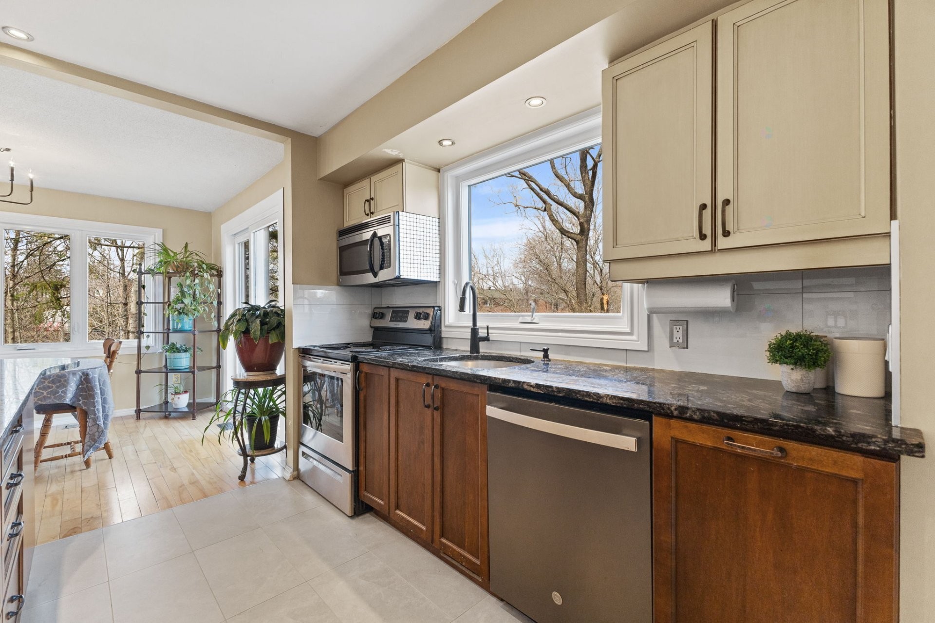 









366


Boul. Riel

,
Gatineau (Hull),




QC
J8Z1B4


