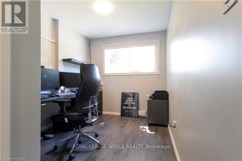 












34 GOLFVIEW ROAD

,
Guelph,




Ontario
N1E1A6

