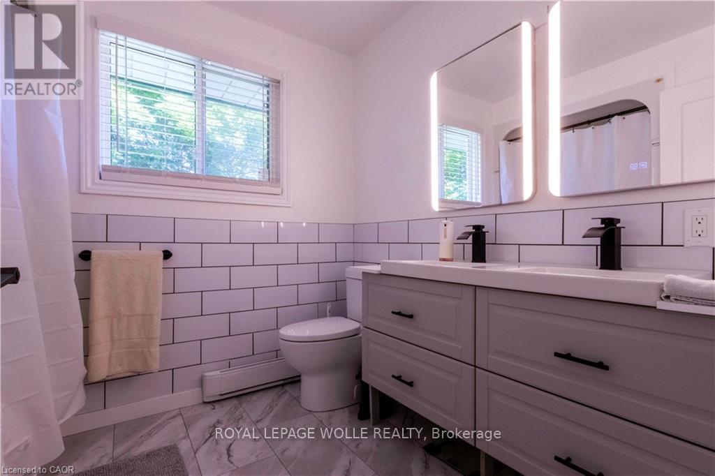 












34 GOLFVIEW ROAD

,
Guelph,




Ontario
N1E1A6

