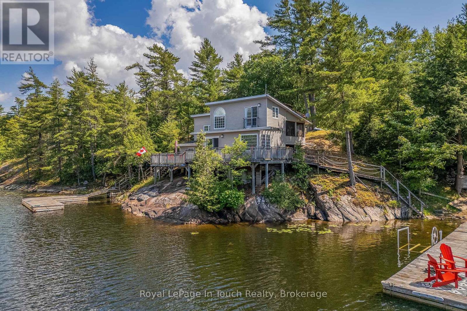 












9794 GEORGIAN BAY SHORE N

,
Georgian Bay (Baxter),




Ontario
P0E1E0

