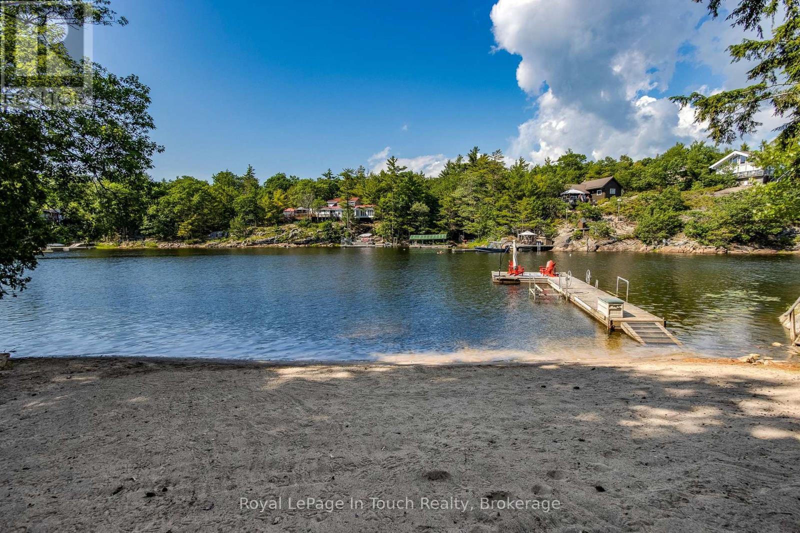 












9794 GEORGIAN BAY SHORE N

,
Georgian Bay (Baxter),




Ontario
P0E1E0


