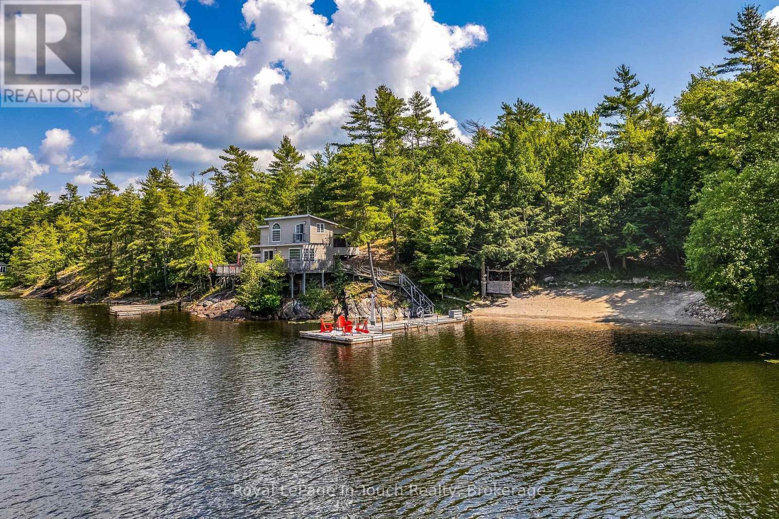 












9794 GEORGIAN BAY SHORE N

,
Georgian Bay (Baxter),




Ontario
P0E1E0

