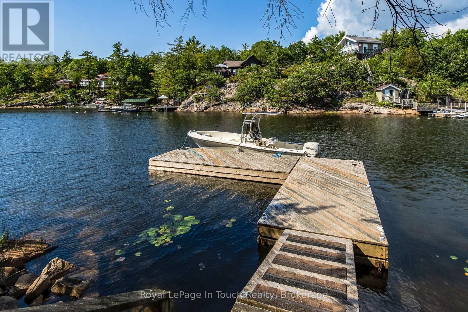 












9794 GEORGIAN BAY SHORE N

,
Georgian Bay (Baxter),




Ontario
P0E1E0


