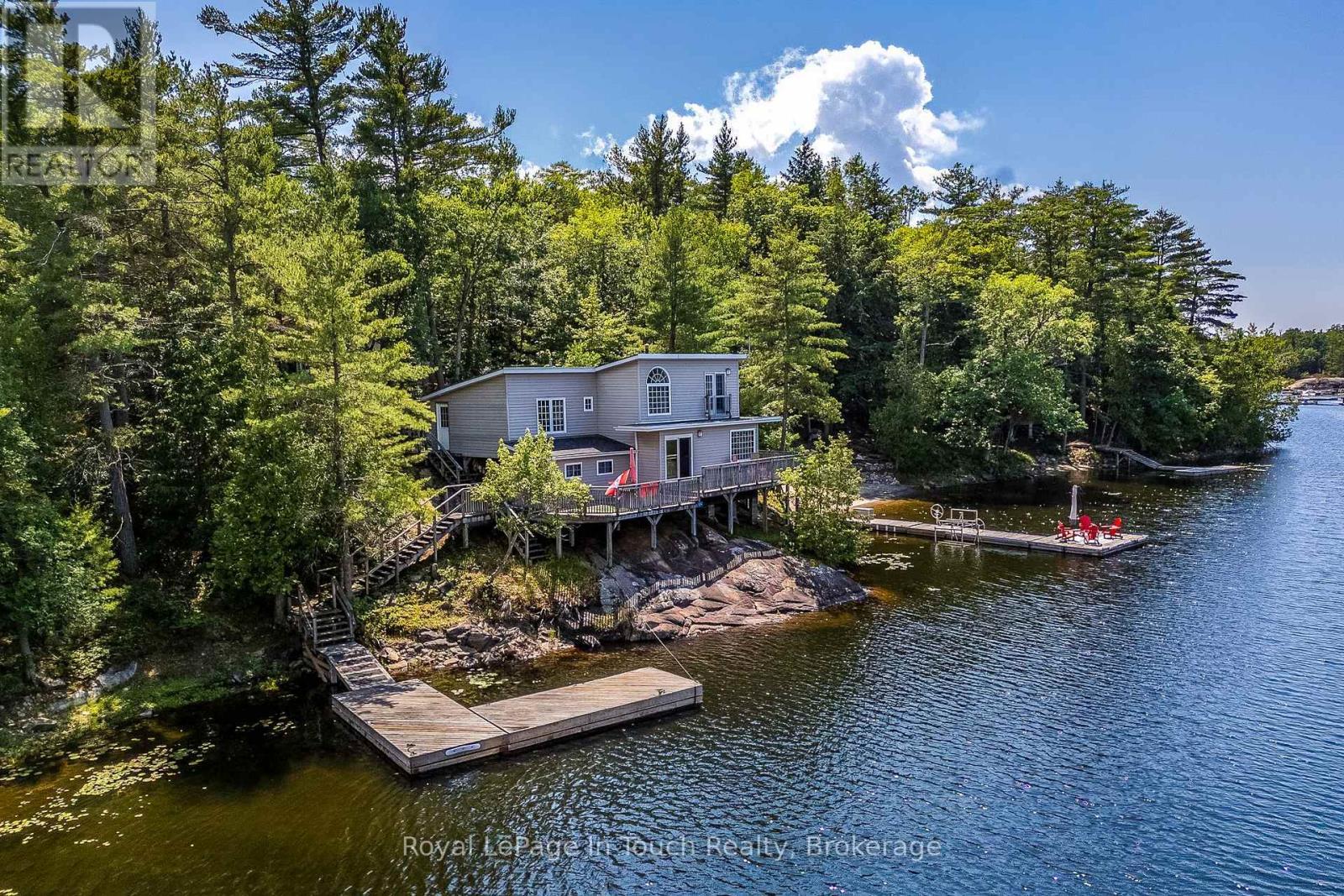 












9794 GEORGIAN BAY SHORE N

,
Georgian Bay (Baxter),




Ontario
P0E1E0


