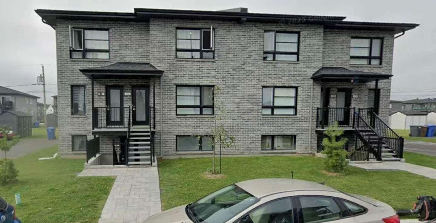 









132


Rue Marie-Victoire-Dumouchel

,
Otterburn Park,




QC
J3H0R5


