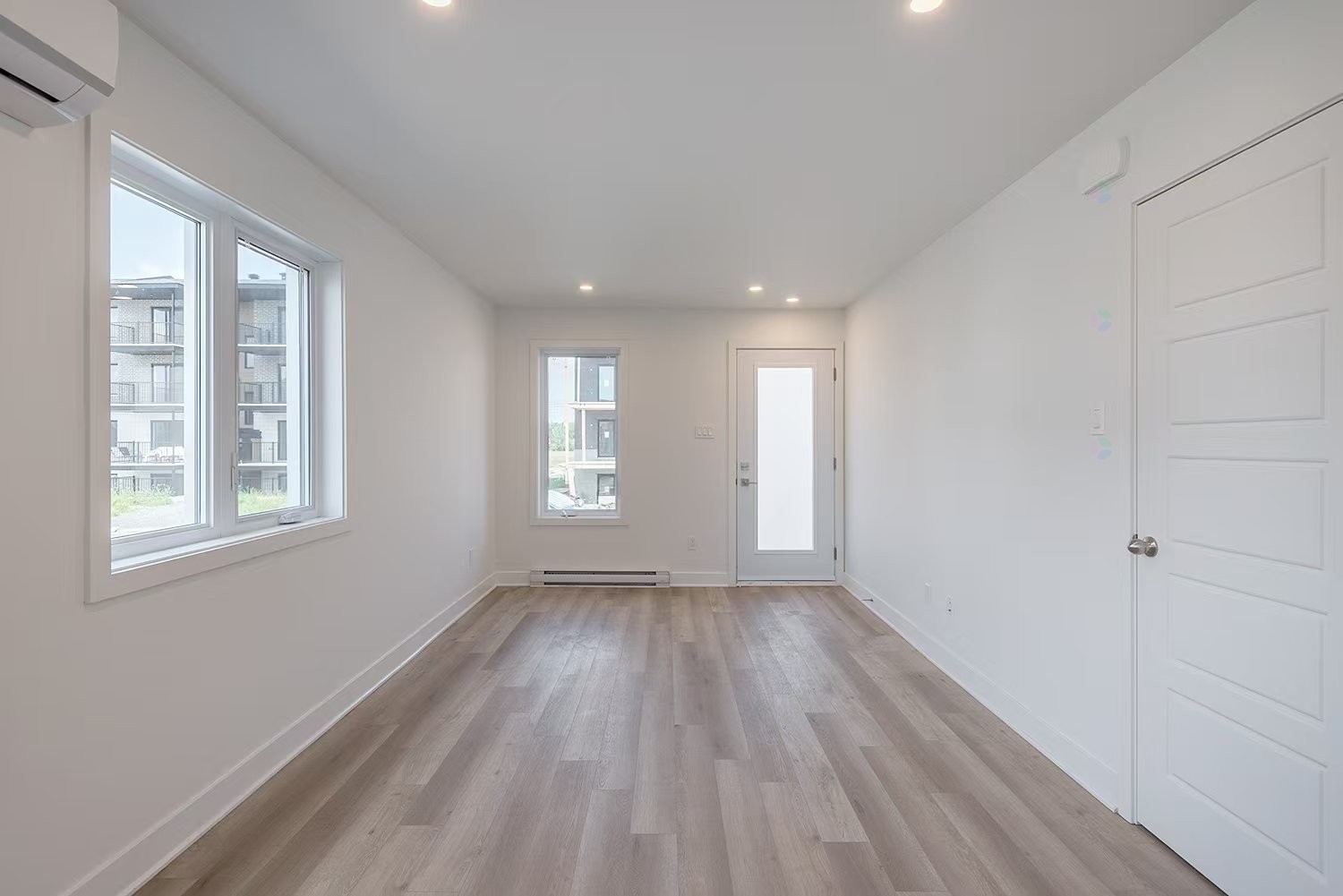 









132


Rue Marie-Victoire-Dumouchel

,
Otterburn Park,




QC
J3H0R5


