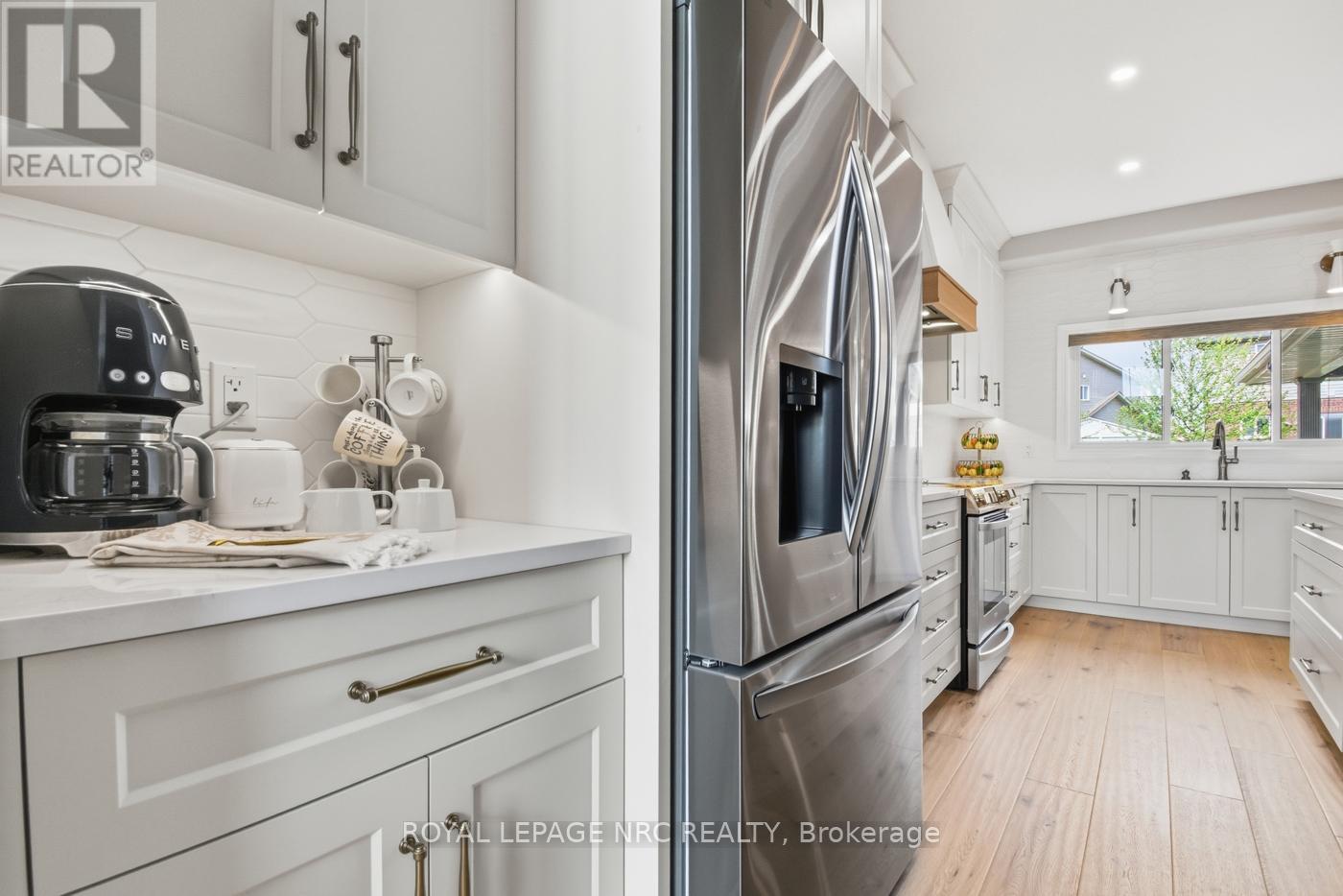 












239 COLBECK DRIVE

,
Welland (Coyle Creek),




Ontario
L3C7M3

