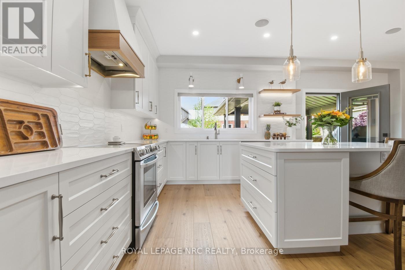 












239 COLBECK DRIVE

,
Welland (Coyle Creek),




Ontario
L3C7M3

