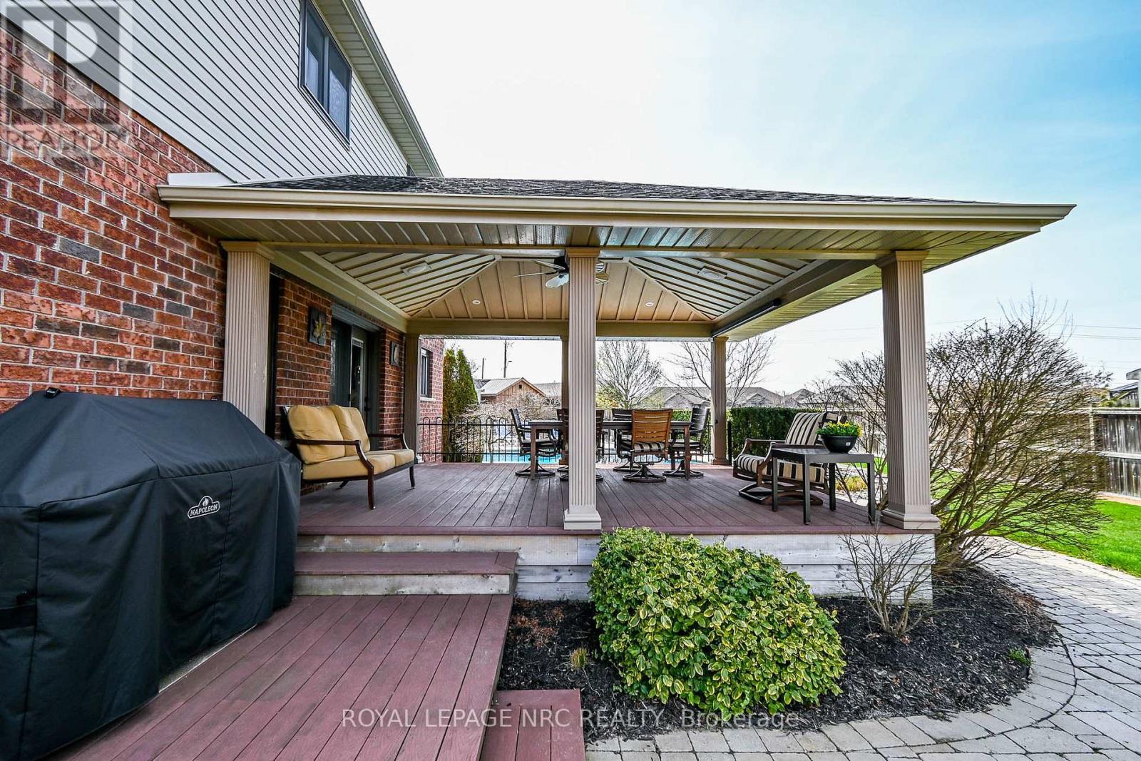 












239 COLBECK DRIVE

,
Welland (Coyle Creek),




Ontario
L3C7M3

