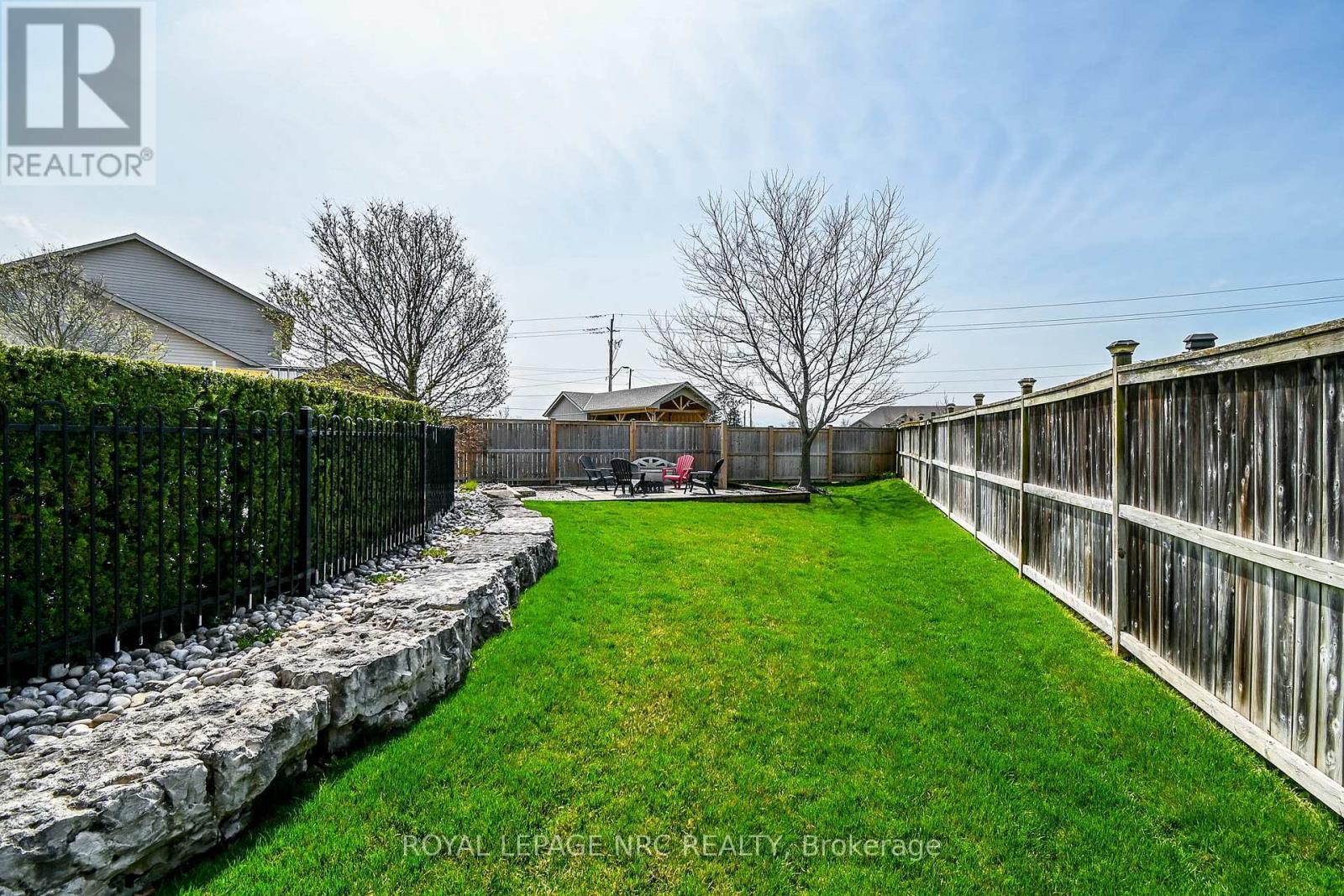 












239 COLBECK DRIVE

,
Welland (Coyle Creek),




Ontario
L3C7M3

