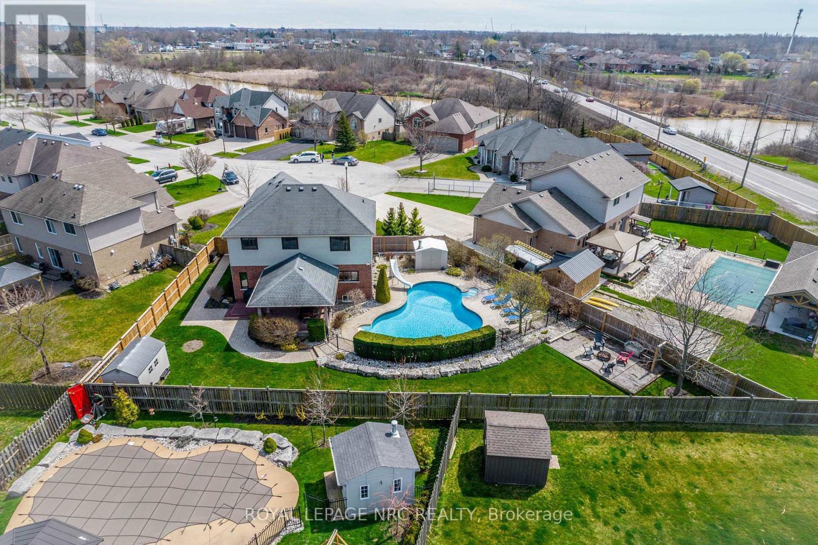 












239 COLBECK DRIVE

,
Welland (Coyle Creek),




Ontario
L3C7M3

