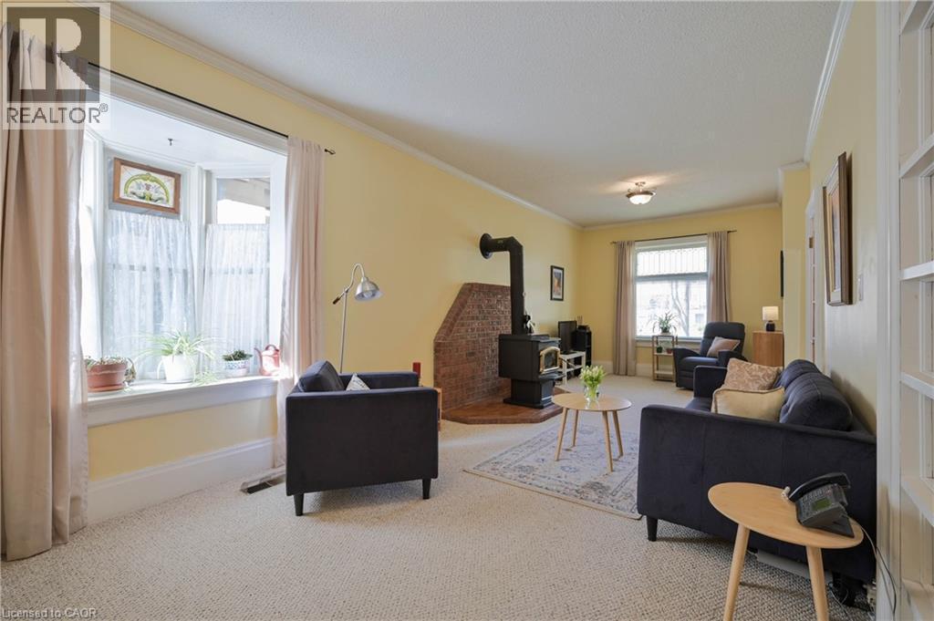 












25 AHRENS Street W

,
Kitchener,




Ontario
N2H4B6

