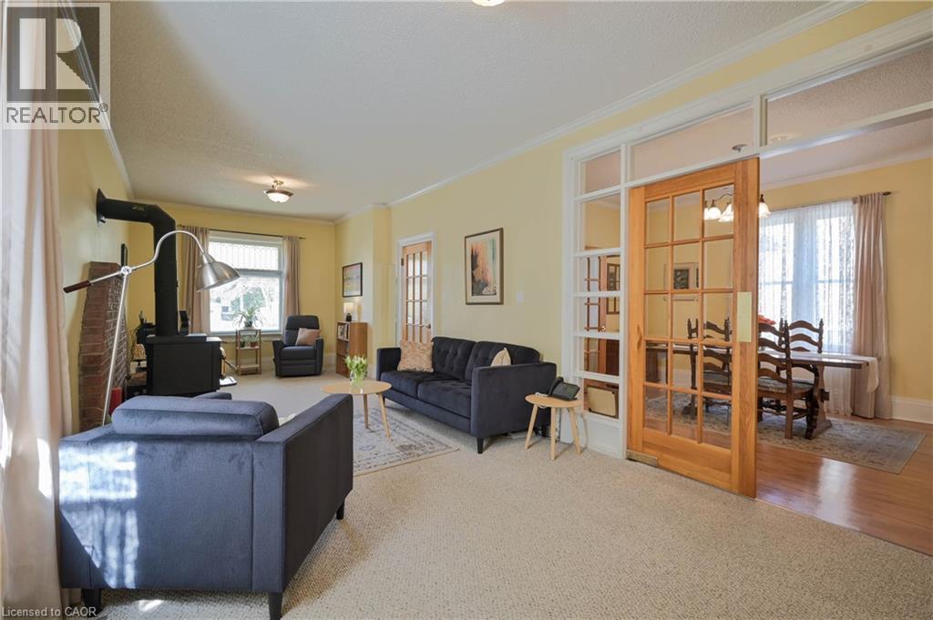 












25 AHRENS Street W

,
Kitchener,




Ontario
N2H4B6

