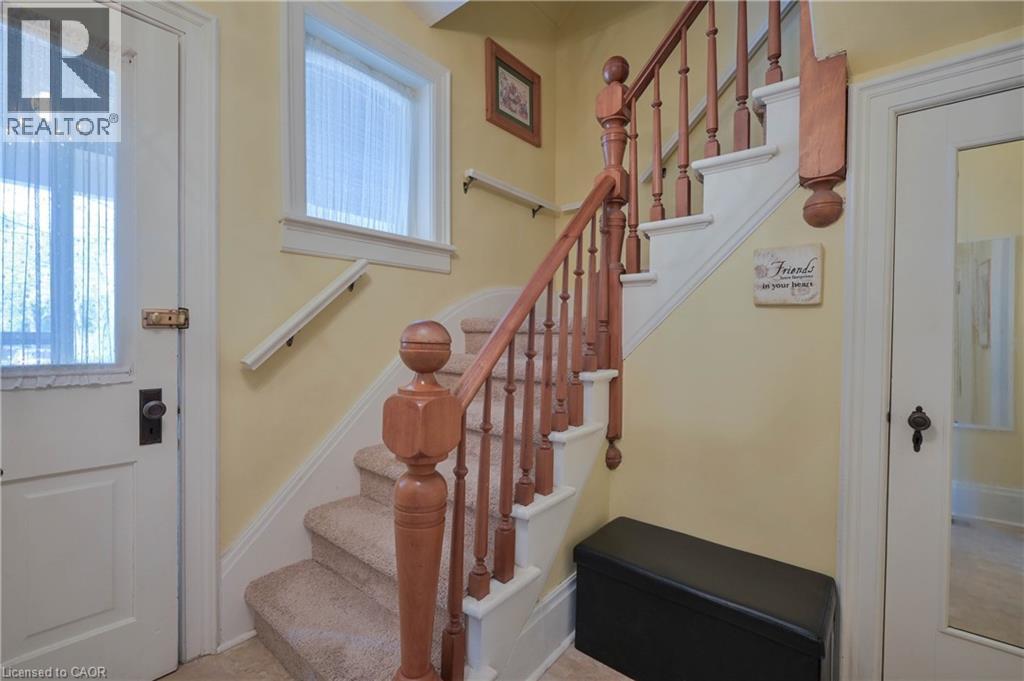 












25 AHRENS Street W

,
Kitchener,




Ontario
N2H4B6

