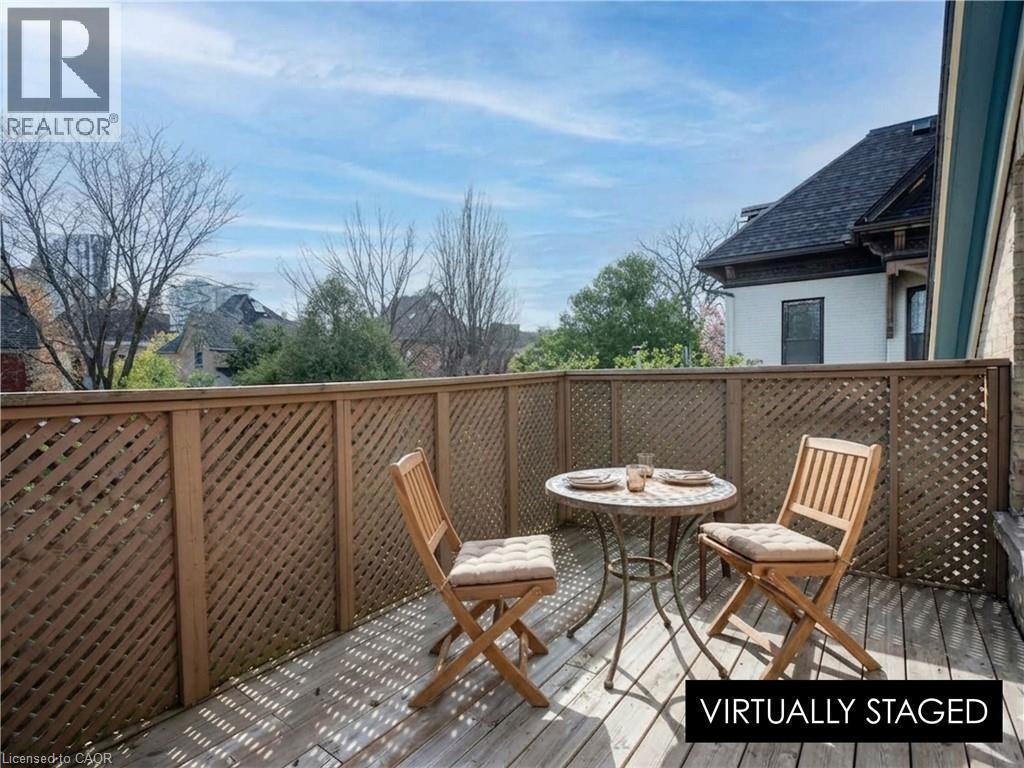 












25 AHRENS Street W

,
Kitchener,




Ontario
N2H4B6

