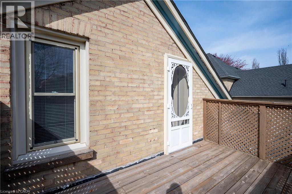 












25 AHRENS Street W

,
Kitchener,




Ontario
N2H4B6

