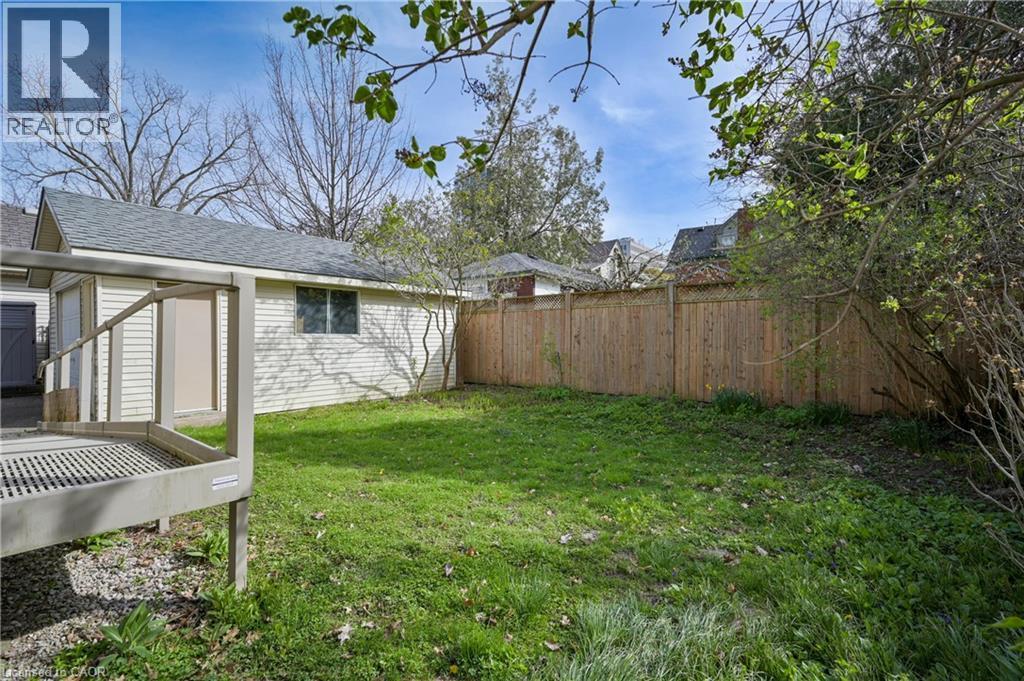 












25 AHRENS Street W

,
Kitchener,




Ontario
N2H4B6

