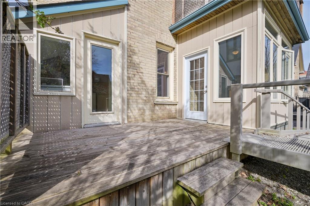 












25 AHRENS Street W

,
Kitchener,




Ontario
N2H4B6

