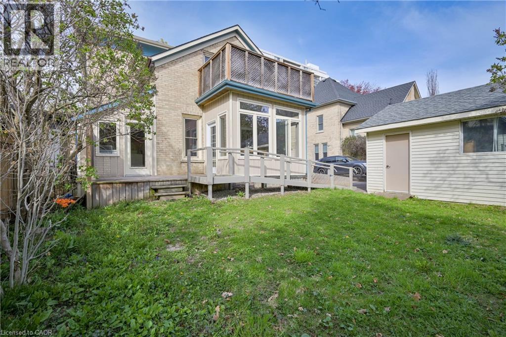 












25 AHRENS Street W

,
Kitchener,




Ontario
N2H4B6

