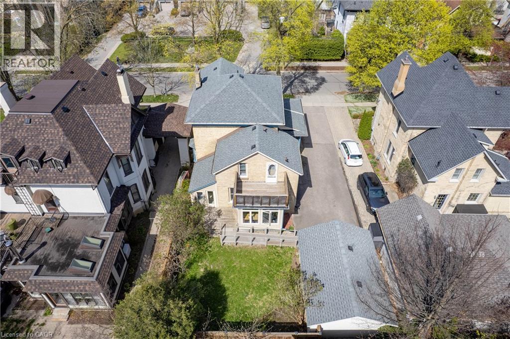 












25 AHRENS Street W

,
Kitchener,




Ontario
N2H4B6

