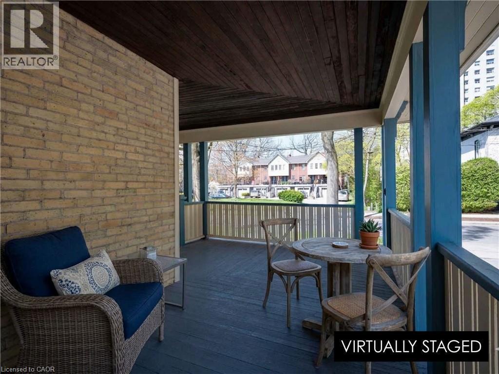 












25 AHRENS Street W

,
Kitchener,




Ontario
N2H4B6

