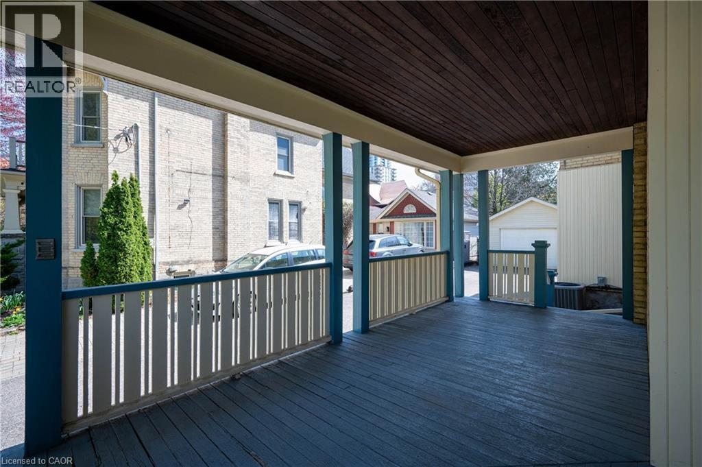 












25 AHRENS Street W

,
Kitchener,




Ontario
N2H4B6

