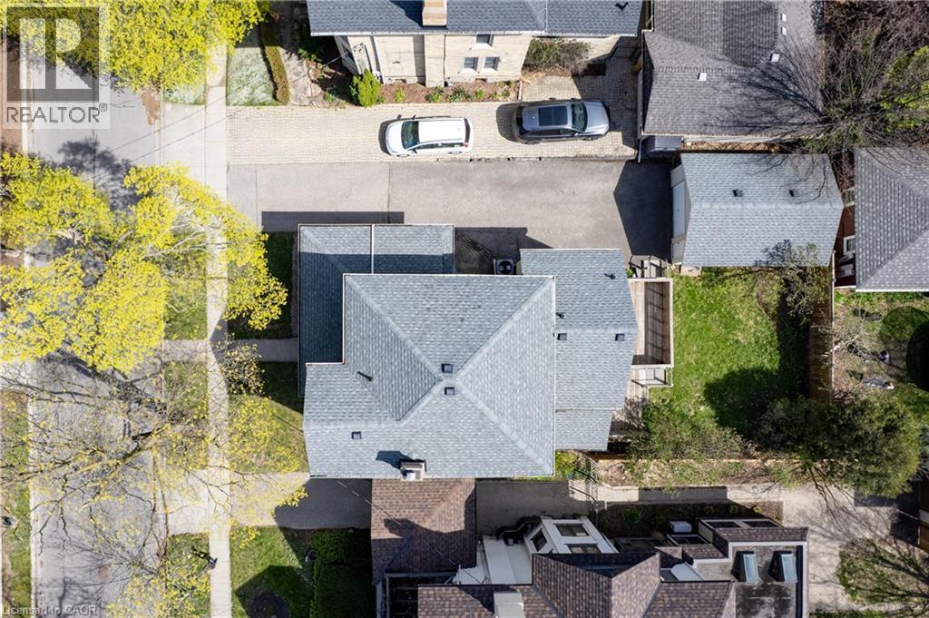 












25 AHRENS Street W

,
Kitchener,




Ontario
N2H4B6

